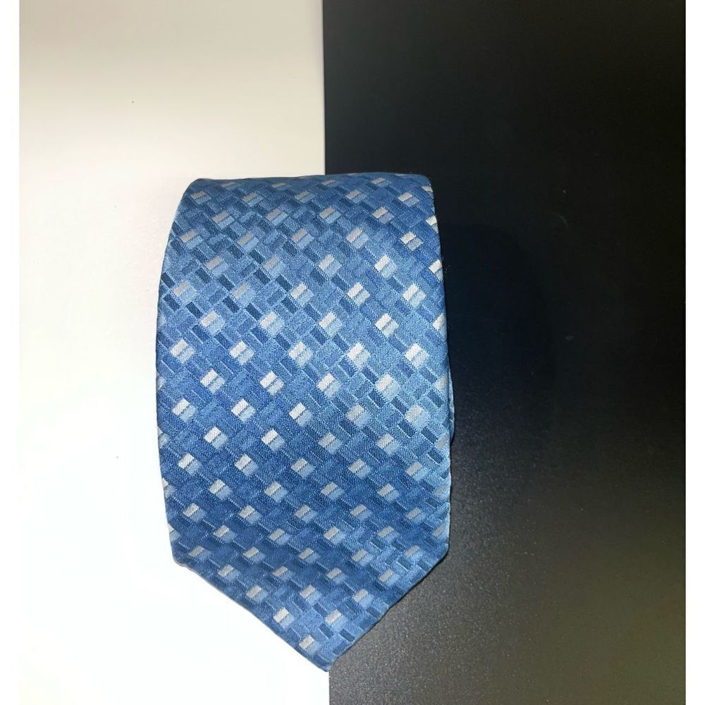 Rochas Paris tie 